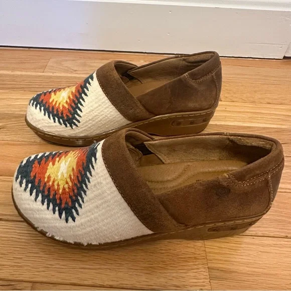 Born Brown and Cream Geometric Mule Moccasins - Picture 5 of 8
